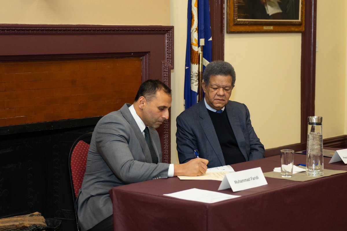 Hoy firmamos un Memorando de Entendimiento entre <a href="/Funglode/">FUNGLODE</a> y The New York City Bar Association, una de las instituciones jurídicas más influyentes de EE. UU. 
Este acuerdo impulsa la cooperación académica y el intercambio de buenas prácticas para el fortalecimiento y desarrollo