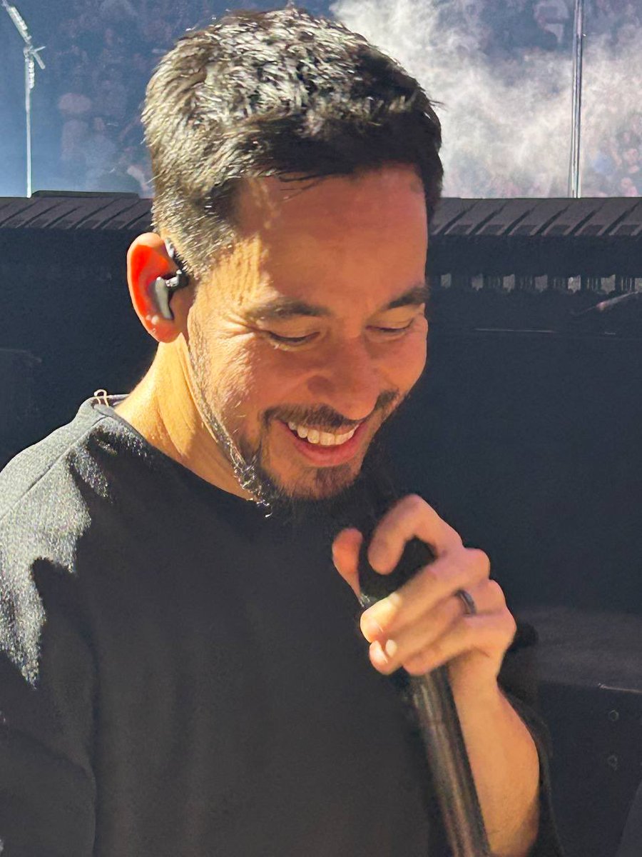 BroodingAnanas's tweet photo. SHINODA❤️ https://t.co/85BIy29lpR