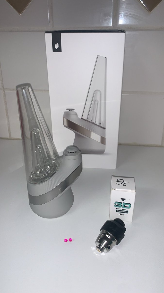 infehst's tweet image. got a pretty much new peak pearl like 20 dabs with a 3D chamber $200+ 🚢