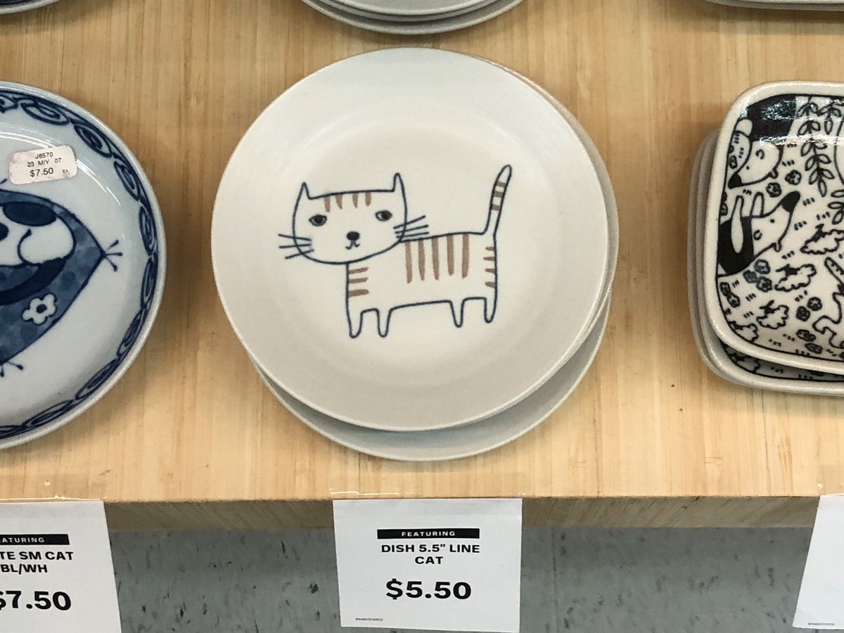 Amber_287's tweet photo. @Femboy_Snowy_ Matching it with this plate would be a legendary combo. The dishware of kings. https://t.co/DUGpYoAfl6
