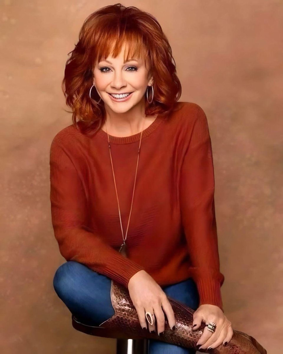 cmbaggett82's tweet photo. #TEAMREBA https://t.co/nBZ3Esl3ml