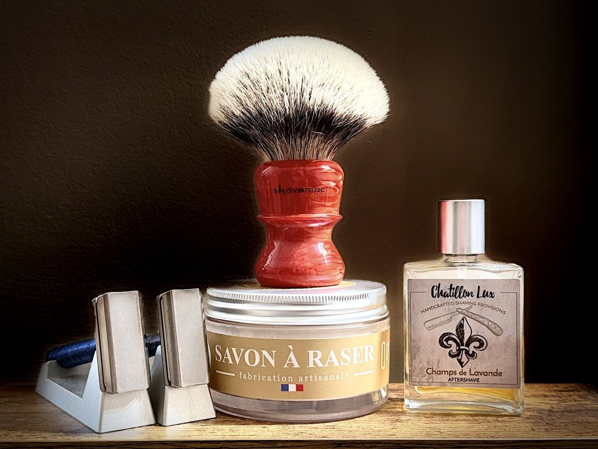 BadgerandBlade's tweet photo. Today's shave brush: Shavemac

https://t.co/MsGQ60dNgE

#ShaveBrush #Shavemac #WetShaving #ShaveOfTheDay #ShavingGear #ShavingCommunity #TraditionalShaving #BrushOfTheDay #ShavingEnthusiast #ShaveSetup https://t.co/ft1dnTkbXN