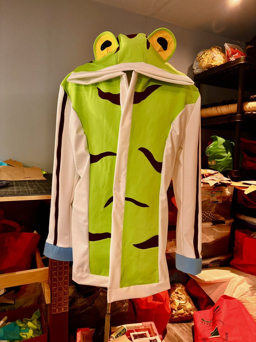 athenaoracle's tweet photo. Hoodie is based on Speedball Mike Bailey's Frog Chrono Trigger-themed gear :3 https://t.co/S37eYUEyRo