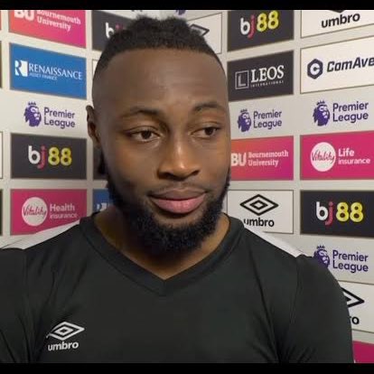 CFC_OBED's tweet photo. Reporter 🎤: why couldn’t you score against Chelsea but Bournemouth could score 4 against United ? 

Semenyo: 🎤 chelsea are world champions so it’s good to get a draw from them but for United we see them like Burnley and wolves . No difference . We are gutted to not have won the game .