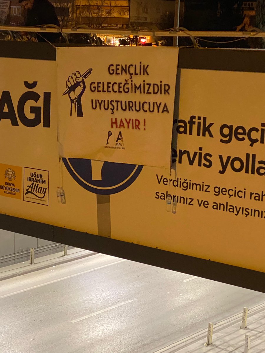 Genel Başkanımız Sayın Yavuz AĞIRALİOĞLU’nun bugün basın toplantısındaki açıklaması olan “Evlatlarını madde bağımlılığından kurtaramayan bir milletin geleceği olmaz.” sözüyle birlikte tüm Konya’da UYUŞTURUCUYA HAYIR ! pankartlarımızla sahadayız.