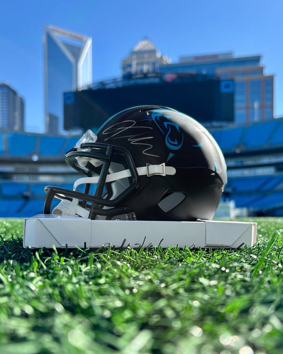 Panthers's tweet image. RT for a chance to win a Derrick Brown-signed mini helmet and vote for the Pro Bowl!

Derrick Brown | Tershawn Wharton | A'Shawn Robinson | Christian Rozeboom | Trevin Wallace | Nic Scourton | D.J. Wonnum | Princely Umanmielen | Mike Jackson | Jaycee Horn | Tre'von Moehrig | Nick…