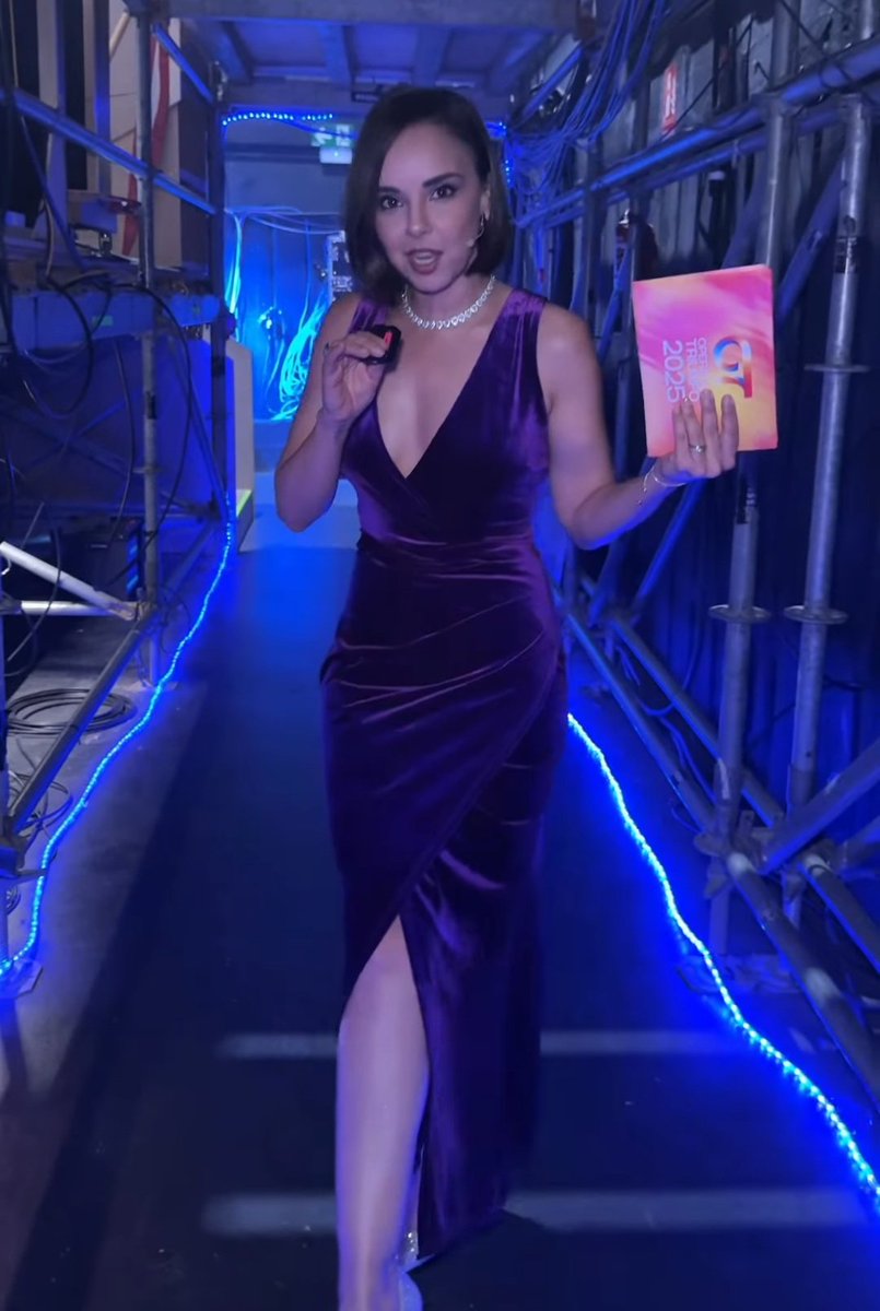Y los guapisima que esta <a href="/Chenoa/">Chenoa</a> esta noche en #OTGalaFinal