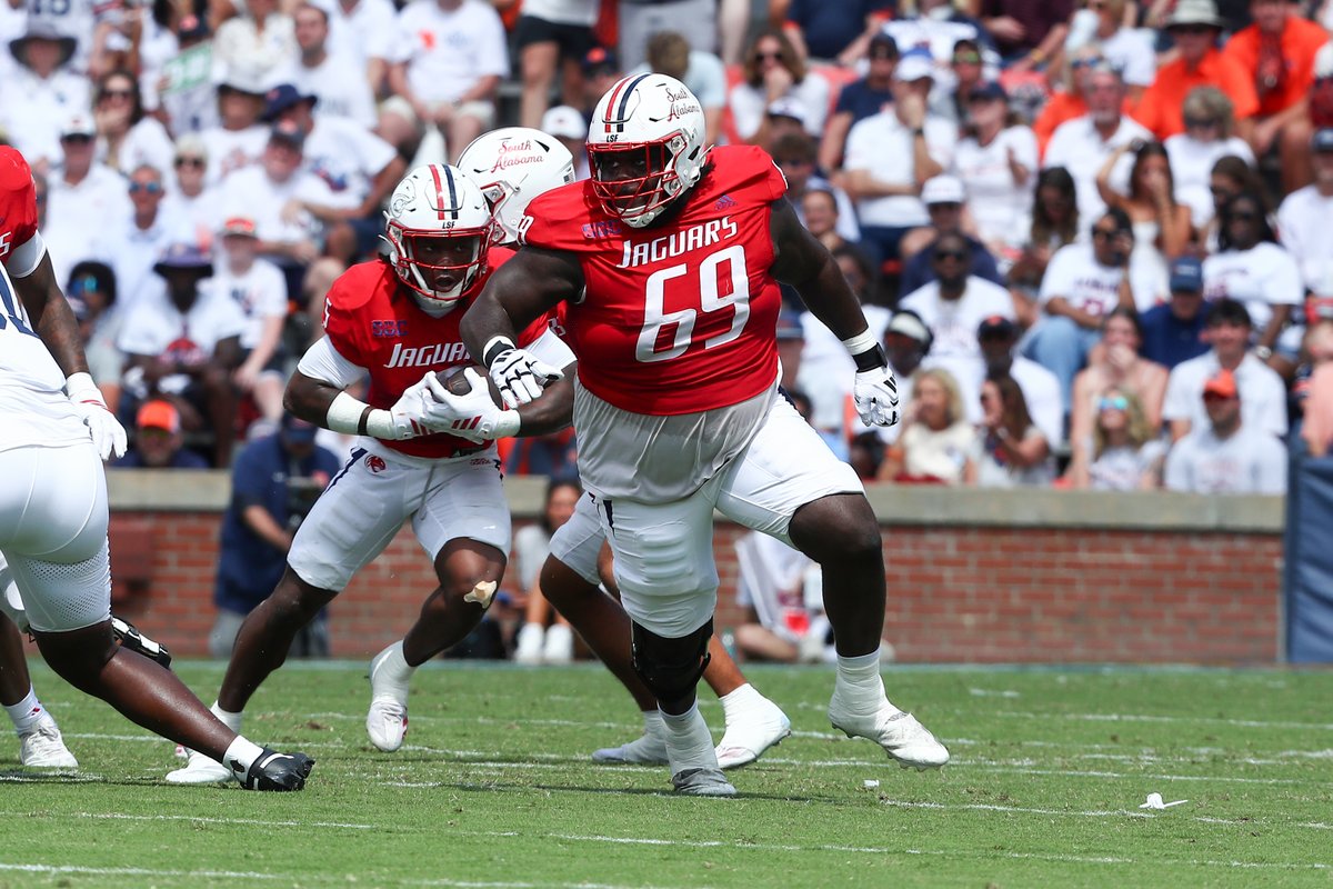 South Alabama all-conference OL Kenton Jerido plans to enter the transfer portal, his rep <a href="/ZCardenez/">ZACH CARDENEZ</a> tells <a href="/PeteNakos/">Pete Nakos</a>. 

The 6-foot-3, 330-pound OL has allowed one sack in 1,472 career snaps. 

on3.com/transfer-porta…
