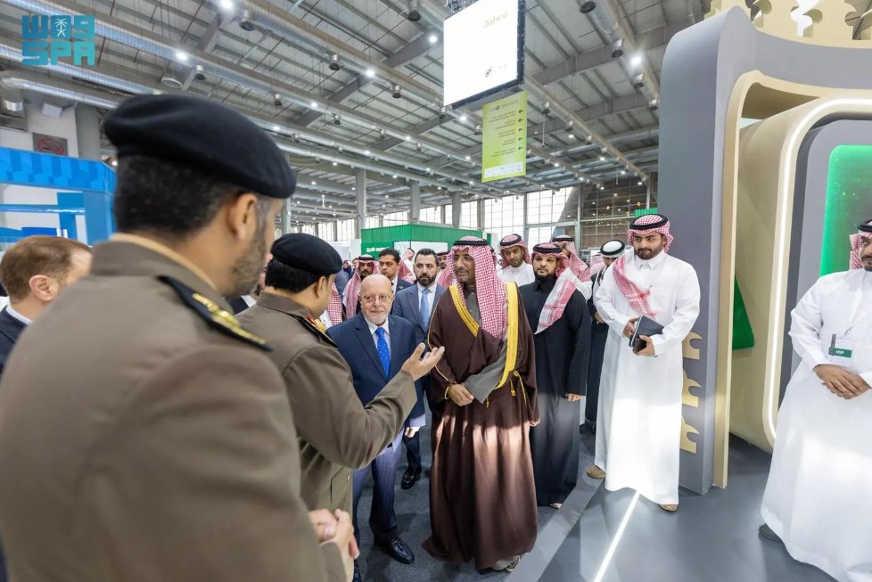 صور .. وزيرا الصناعة والثروة المعدنية والاقتصاد والصناعة السوري يزوران جناح وزارة الداخلية المشارك في #معرض_صنع_في_السعودية2025. 