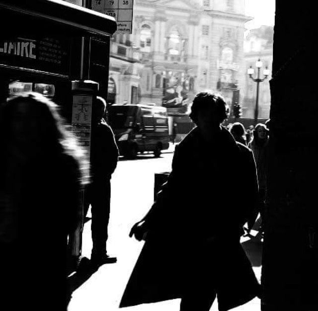 هنـآگ !
بعض ألنسـاء
عندمـا تجد
وجهها مـتلطـخ
بـ أدوت التجمـيل

تتـذگـر 
أيام ألآبتـدائي
عنـدما گان المـهرج
يتـزين ...
لإضحآگنـا ليس إلا ..!!