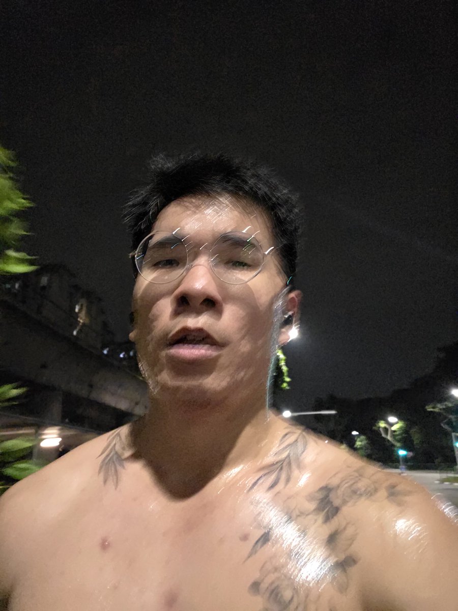 MarconWee's tweet photo. My contribution to the quarter life crisis rat race https://t.co/aJopFz8Wga