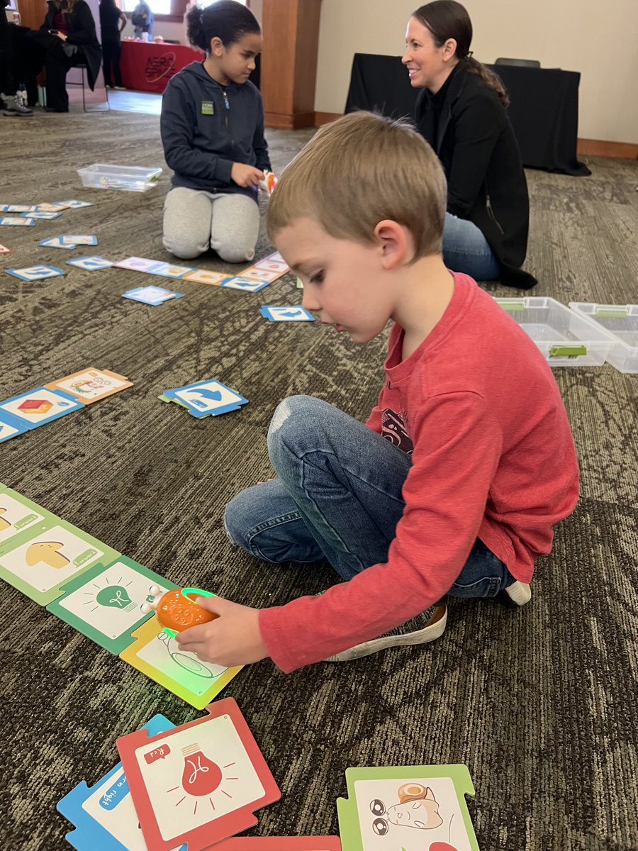 FredstromLPS's tweet photo. Fredstrom was well represented at Lincoln's Hour of Code! https://t.co/Ku7PvZxt74