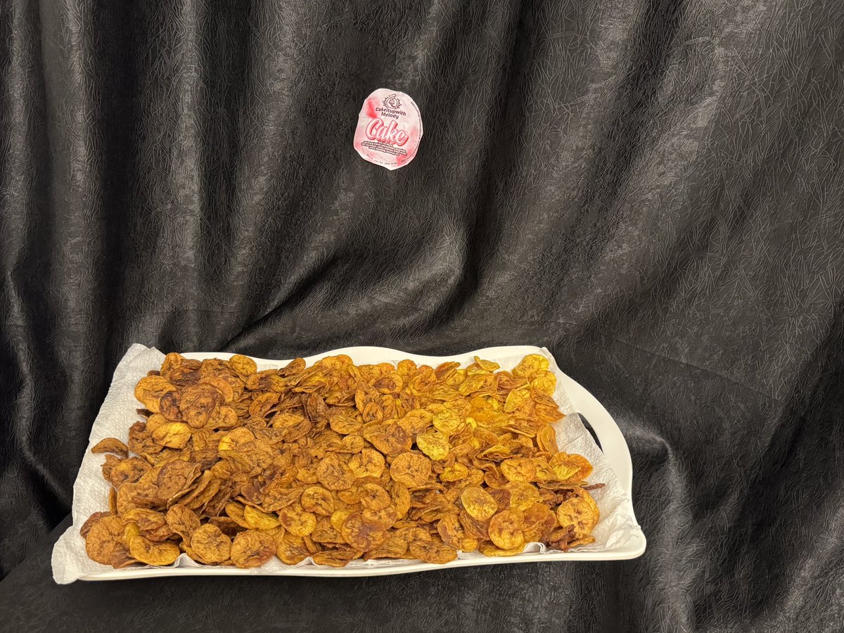 dignitarymelody's tweet photo. @abazwhyllzz Plantainchips vendor https://t.co/7wqrZbt6ZN