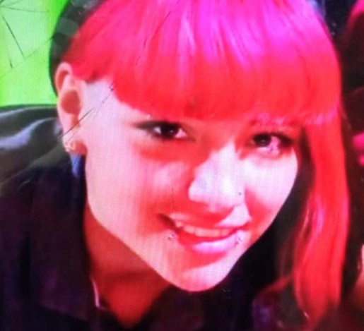 desaparecidaorg's tweet photo. Kimberley Brisa María Aguirre tiene 17 años, desapareció el 11/12/25 en Santa Rosa, La Pampa. Estatura 1,63. Tiene el cabello lacio de color negro y un flequillo teñido de color rosa. Se hizo la denuncia. Por favor avisar #Urgente al☎️02954-437608, 101 o 911

#SantaRosa #LaPampa https://t.co/xCpiYL0Xta