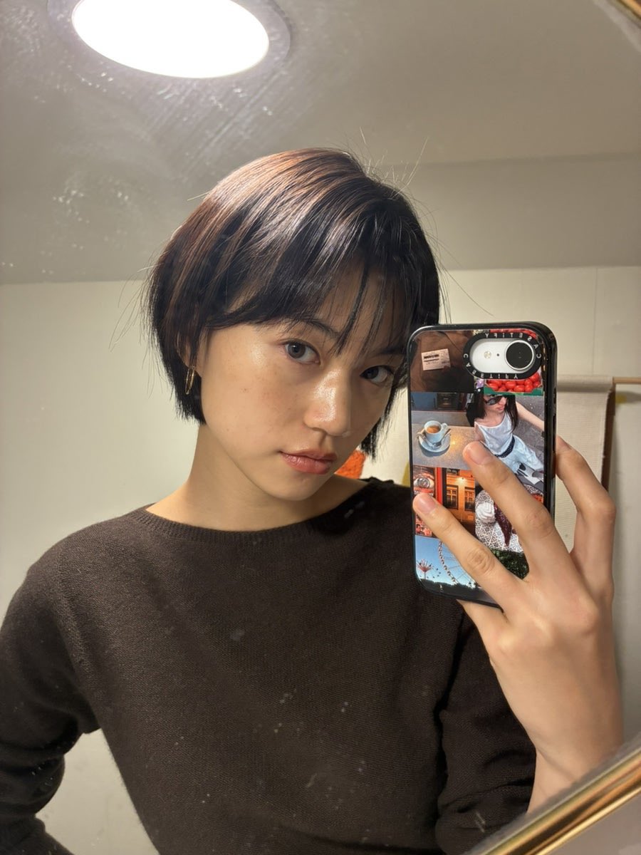 doyeonfile's tweet photo. the mirror selfie queen is back !!!! https://t.co/m5Y5ffy7rR