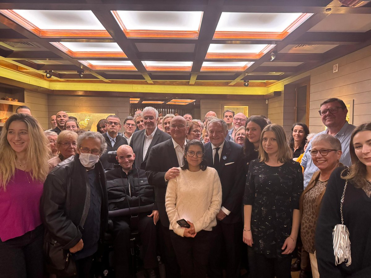 Une belle rencontre avec <a href="/JM_Aulas/">Jean-Michel AULAS</a> et les <a href="/Coeur_Lyonnais_/">Coeur Lyonnais</a> du 8 !

En route pour la victoire ! 🚀

<a href="/generationaulas/">Génération Aulas</a>