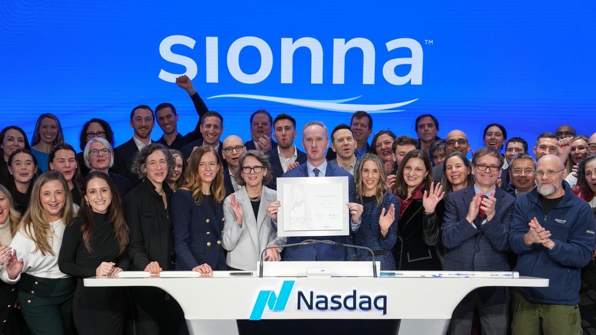 NasdaqExchange's tweet image. 🩺 Sionna Therapuetics is revolutionizing the current treatment paradigm for cystic fibrosis through the development of novel medicines. 

🎊 Honored to call you #NasdaqListed, $SION!