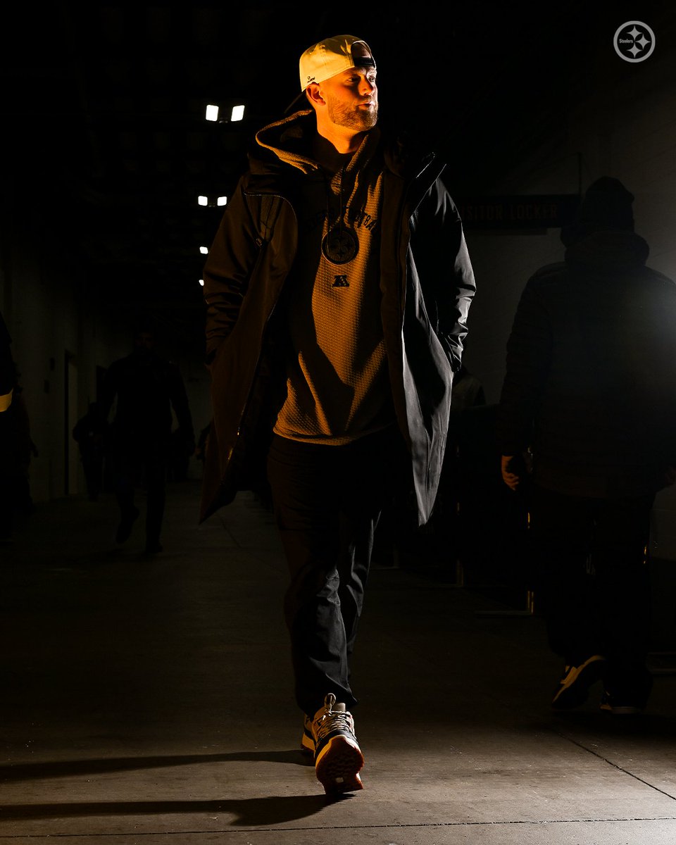 steelers's tweet image. Clockin' in ⏰

#ProBowlVote Chris Boswell
#ProBowlVote @payton_wilson21 
#ProBowlVote @nickherbig_ 
#ProBowlVote @keeanu_benton