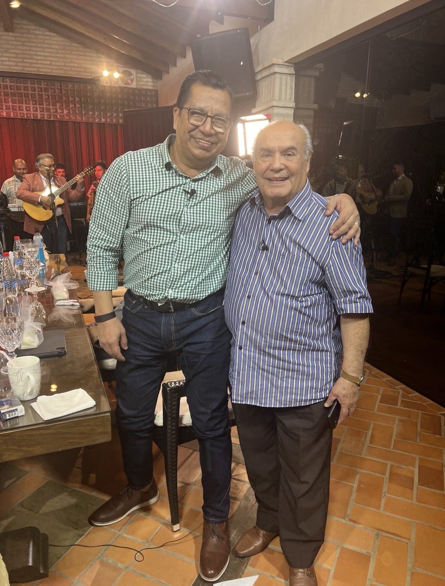 Con profundo pesar me uno al dolor por la partida del afamado músico paraguayo Don Rigoberto Arévalos. Dejó un legado imborrable con su “Trío de Siempre”. Paz en tu tumba y sentidas condolencias a familiares y amigos. 
Te recordaremos siempre!!