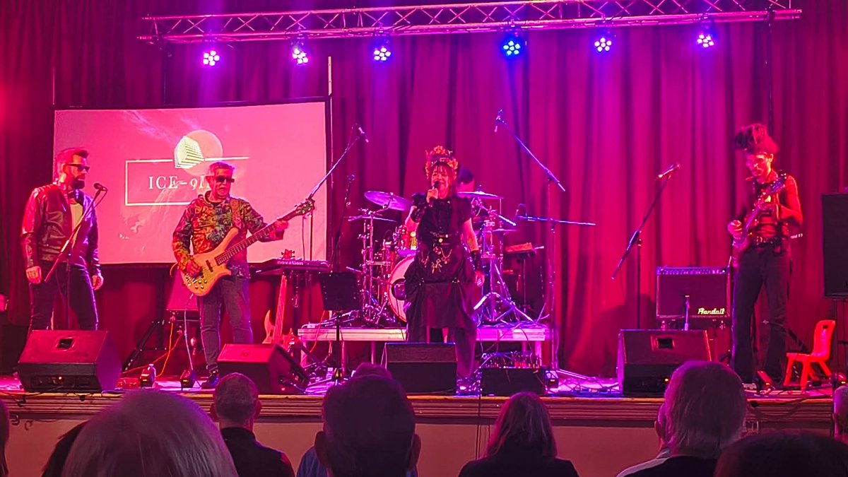 Max E McCabe tweet media