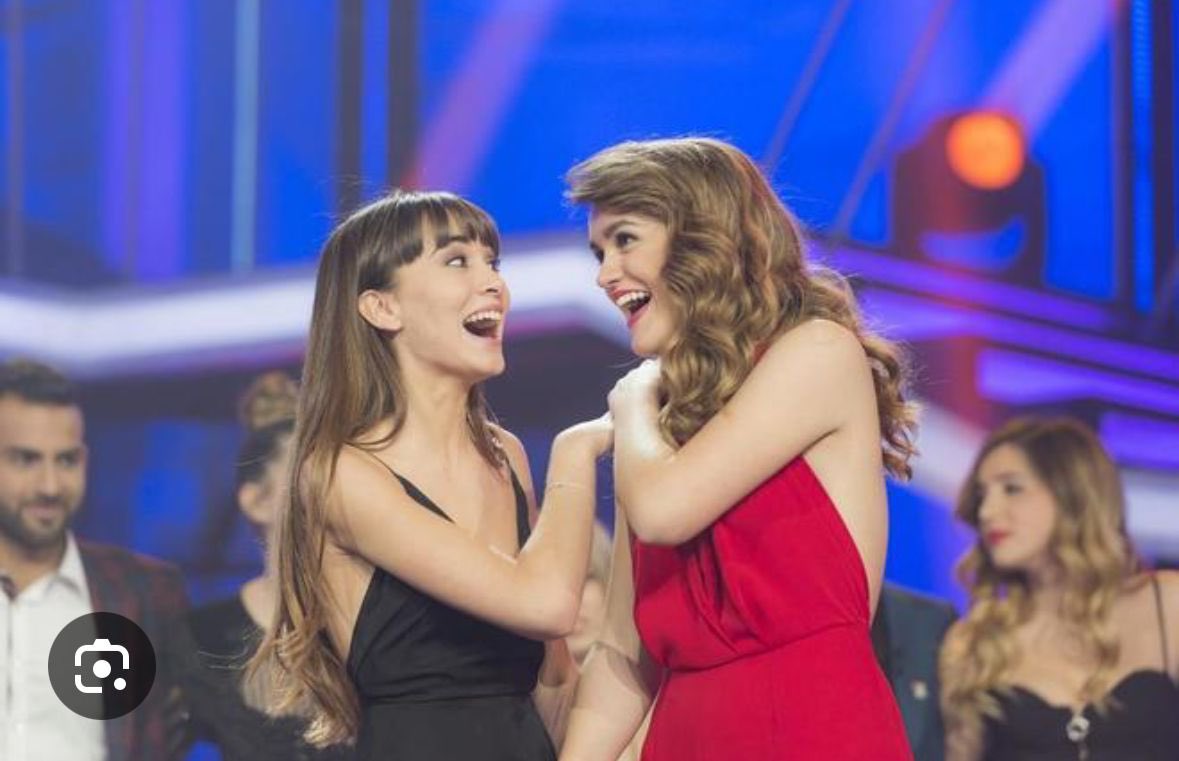 PaulaRB08's tweet photo. QUE SE REPITA ESTO POR FAVOR #OTGalaFinal https://t.co/SvaEwtOB46