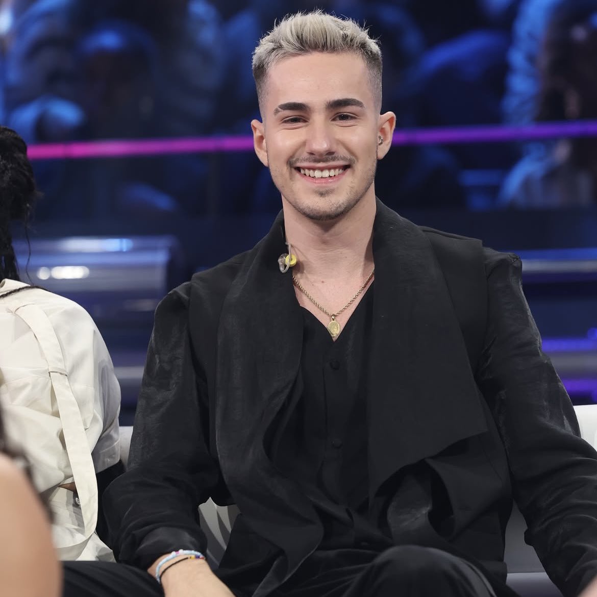 si me dieran un euro por cada vez que un concursante de ot queda en cuarto lugar mereciendo un top3, tendría 2€, que no es mucho pero ya es casualidad que haya pasado dos veces #OTGalaFinal