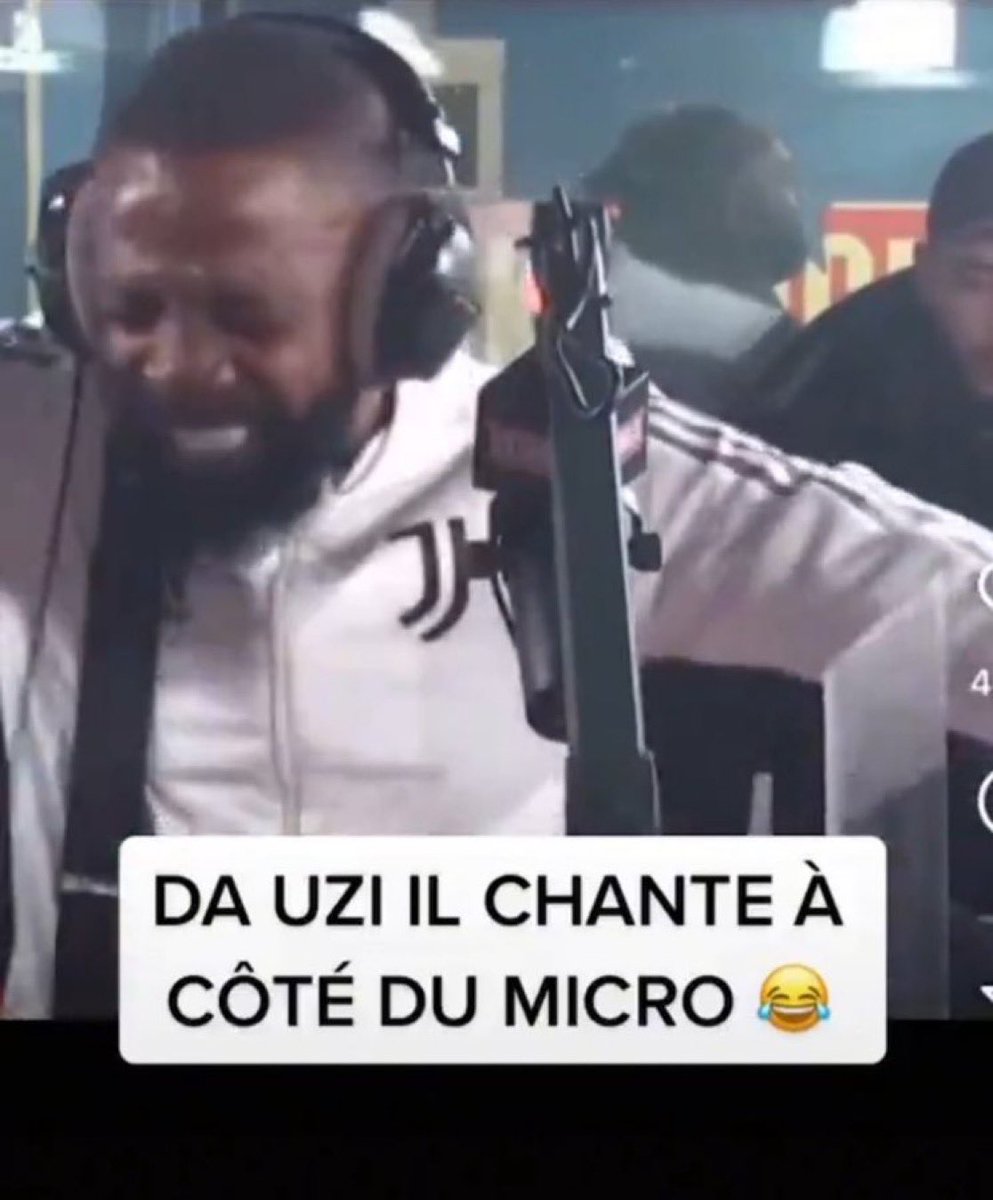 🧑🏽‍✈️ tweet media