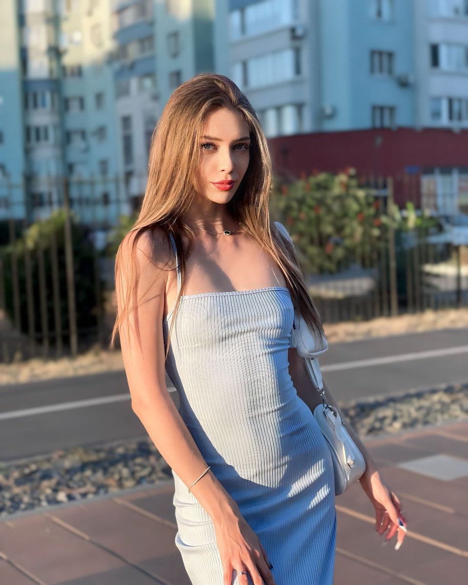 ukrainewomen_'s tweet image. Don't text me after midnight unless you're in love 🕛💬