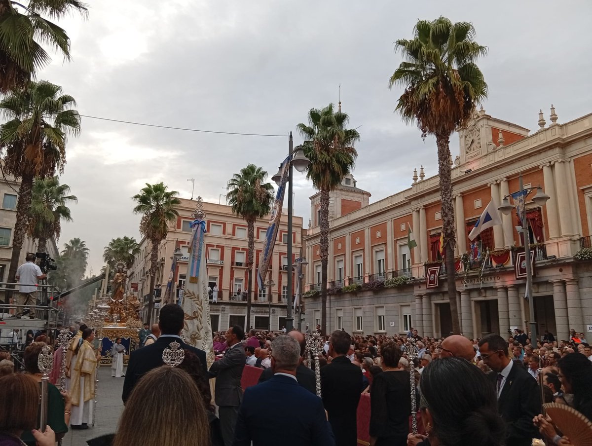 Archicofradía María Auxiliadora Coronada tweet media