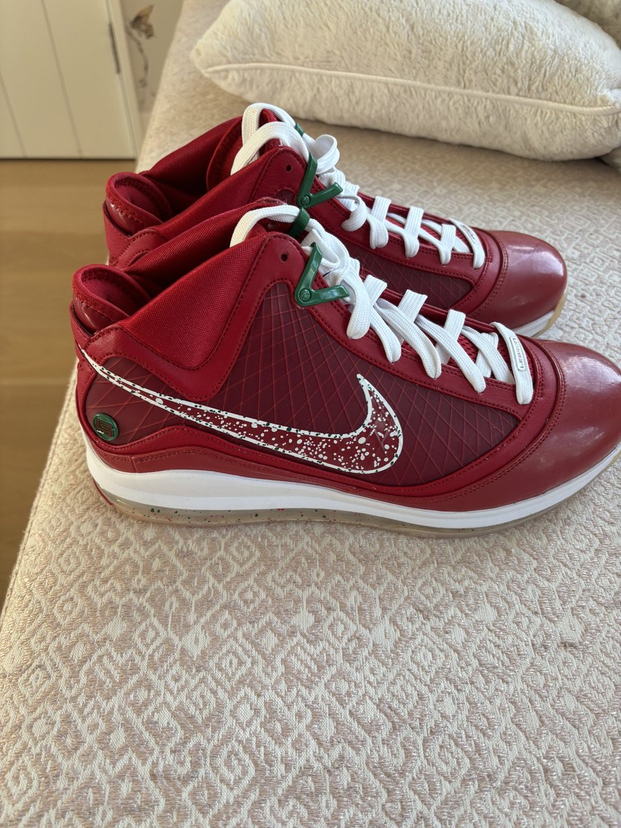 westcoastbill's tweet image. xmas kicks locked in!