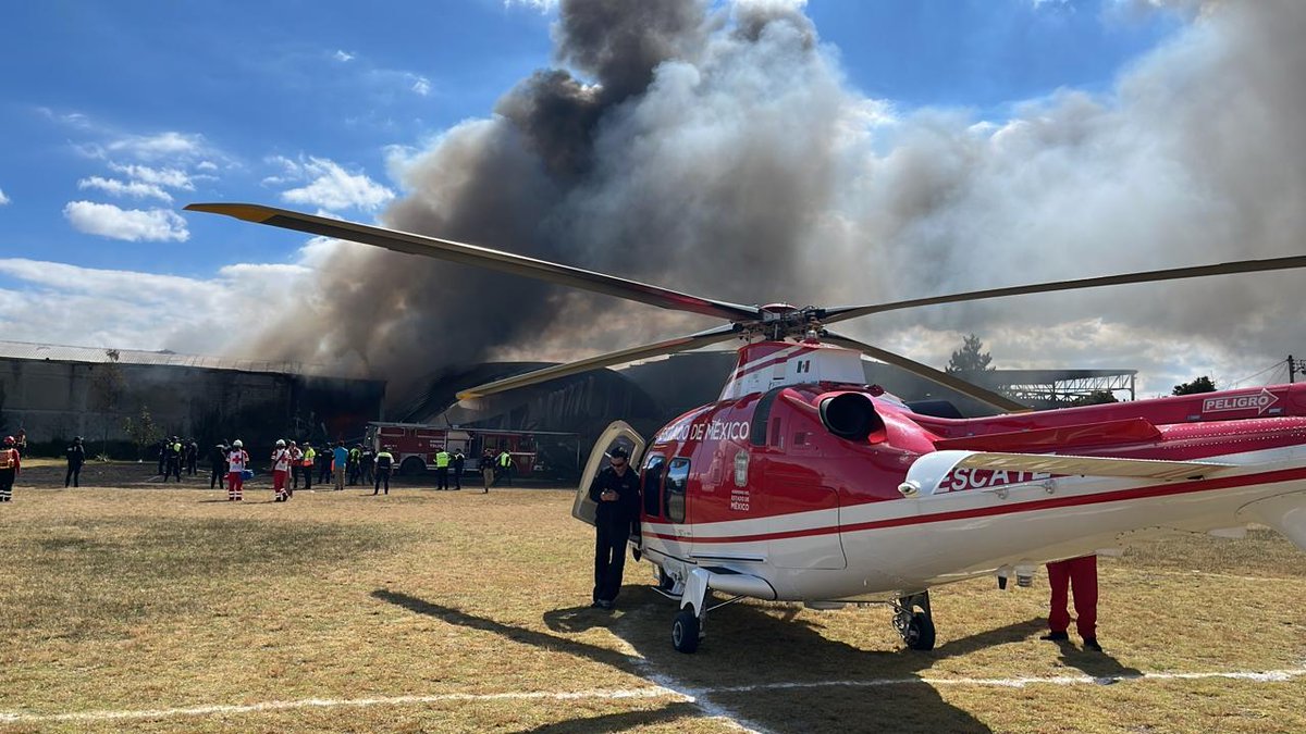 📷#ComunicadoDePrensa: Gobierno del Estado de México activa protocolos de atención por incidente aeronáutico en Toluca; se realizan labores de enfriamiento y remoción de aeronave que venía de Acapulco