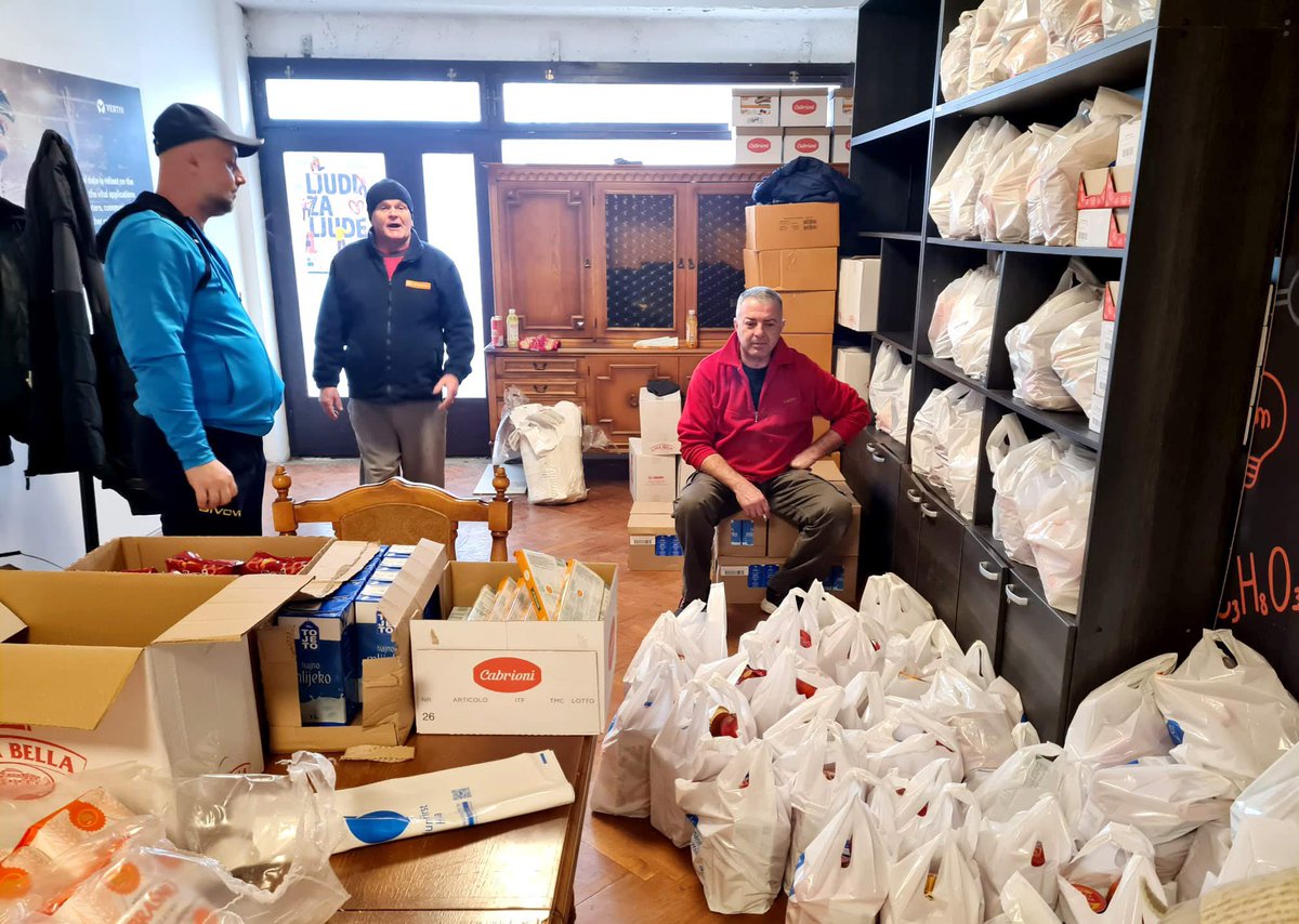 HFI1995's tweet image. The Glina #foodbank run by @HumanityFirstHR is providing food #rations packs for vulnerable families in #Croatia