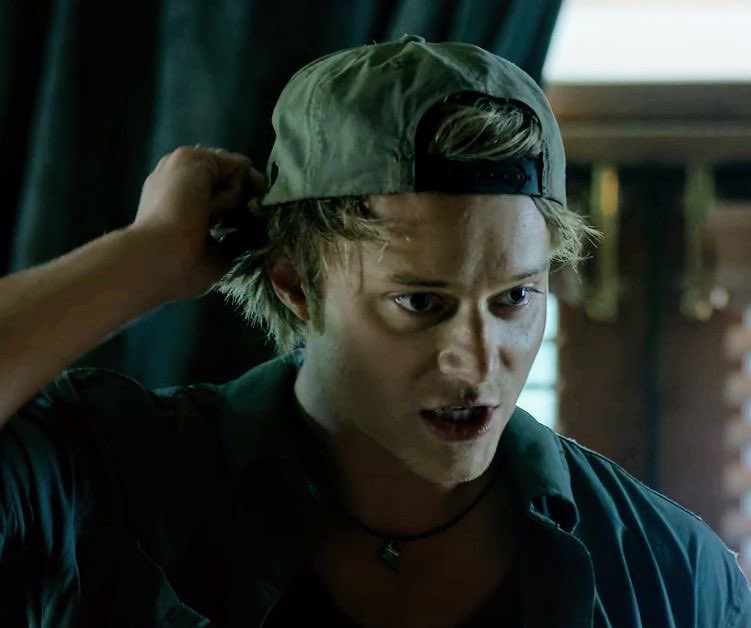 CINEKEERY's tweet image. a backwards hat could mean… nothing.