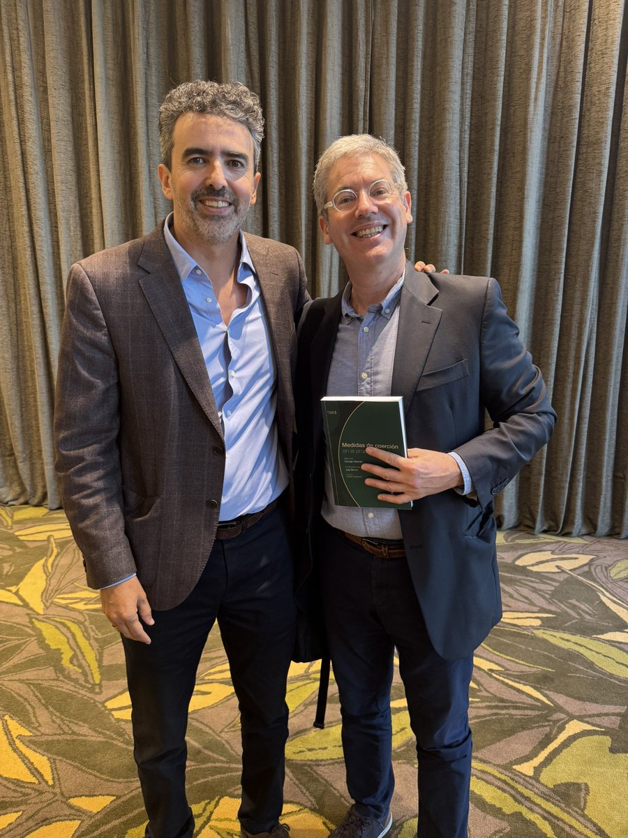 📚 Salió el Tomo 3 de Medidas de coerción en el proceso penal, que tengo el placer de dirigir. Gran trabajo de coordinación de <a href="/juliberruti/">Julia</a>, prólogo de Mariano Bertelotti y aportes actuales de destacadas autoras y autores.
Lo encontrás en shorturl.at/KZVCm y librerías!