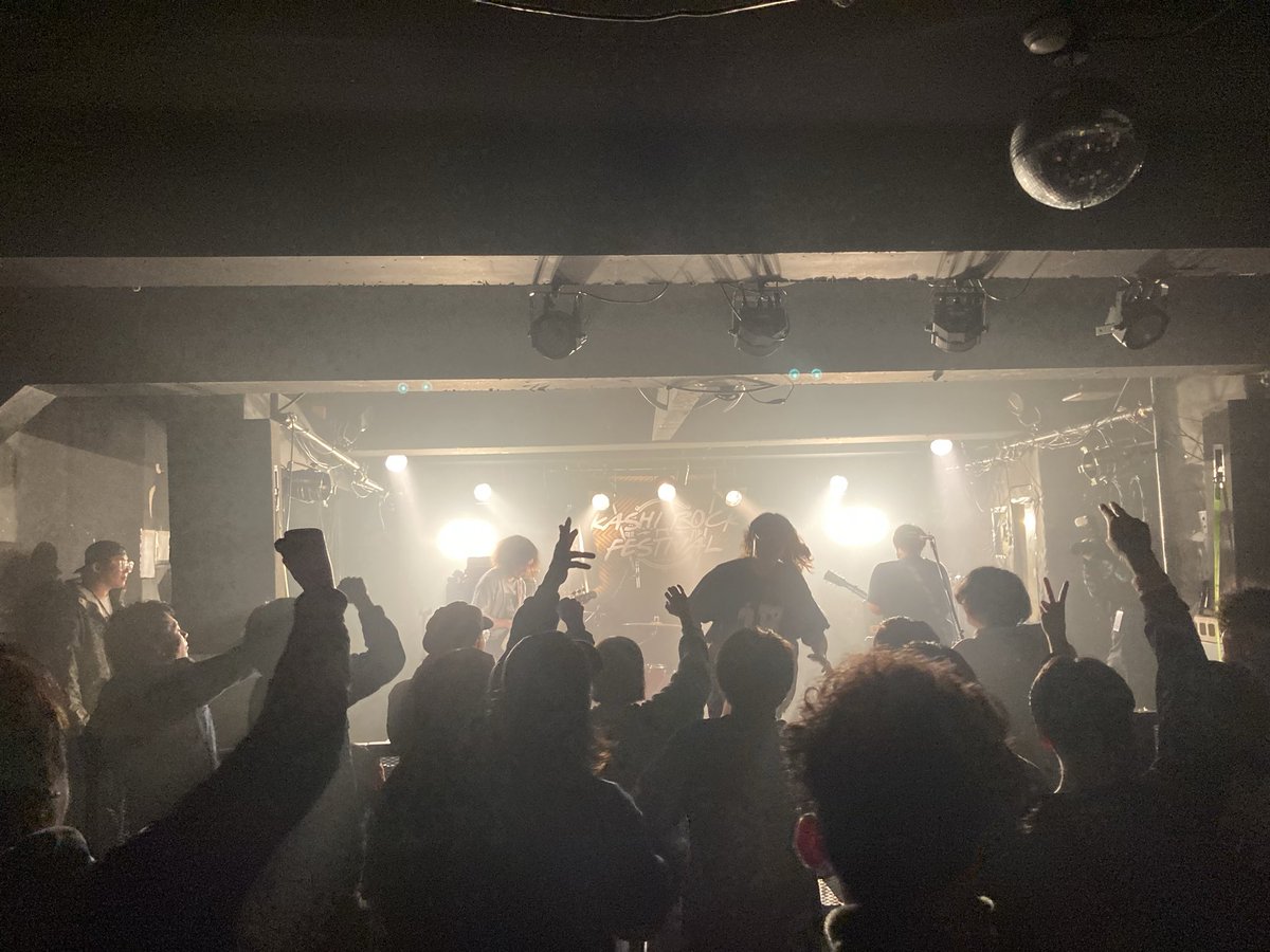 モモ SNAP PUNCH MOMENT tweet media