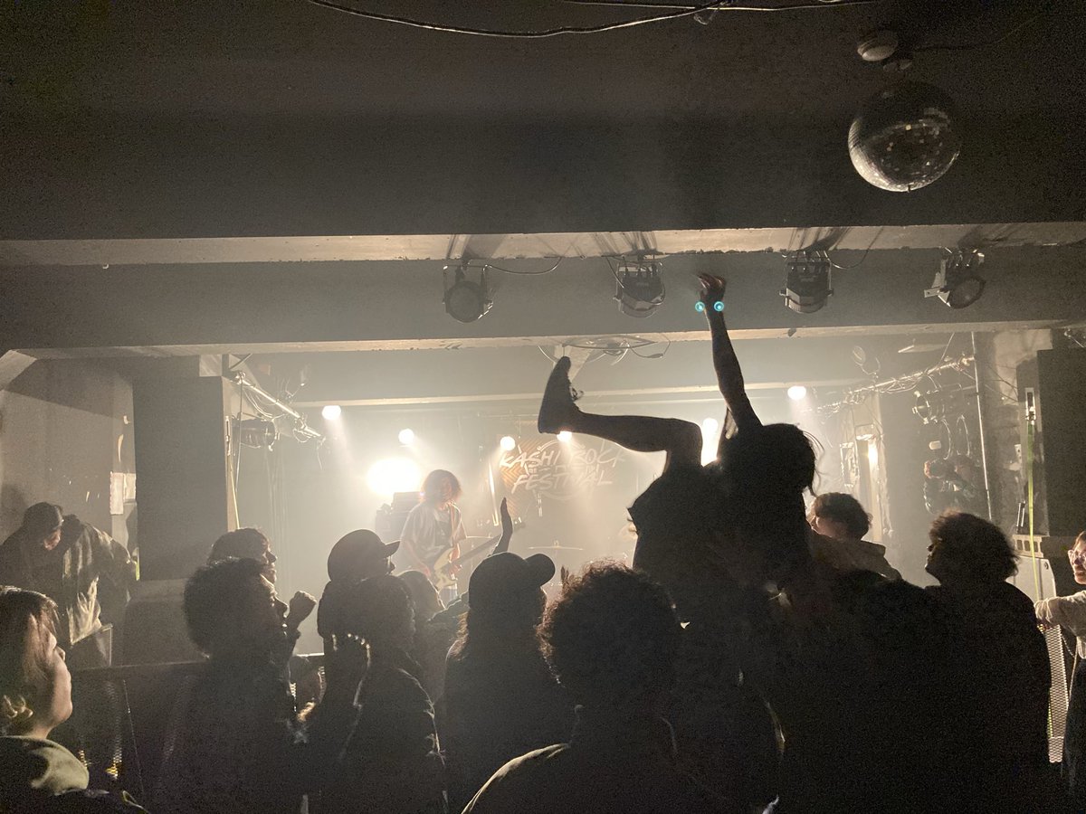 モモ SNAP PUNCH MOMENT tweet media