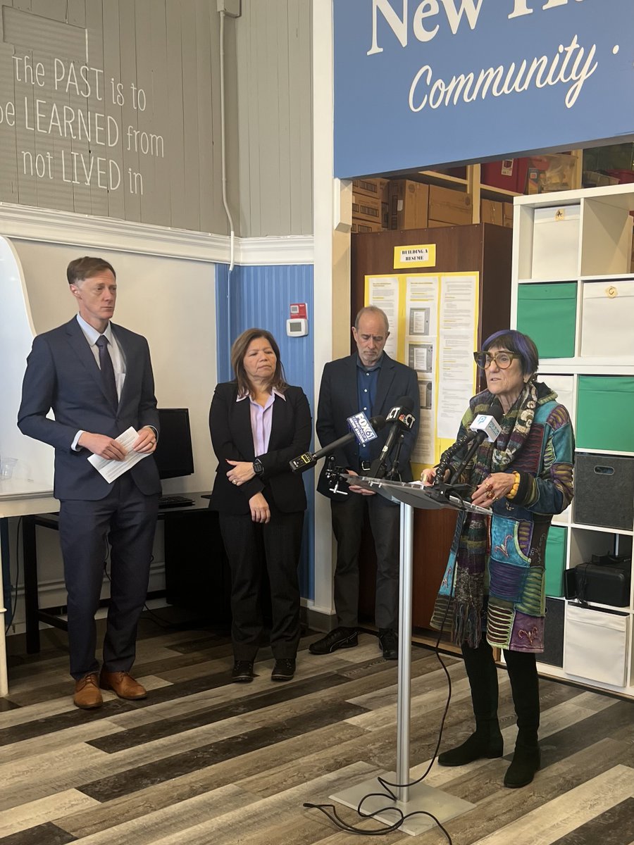 rosadelauro's tweet image. Trump has taken a hatchet to our largest homelessness prevention program, potentially eliminating as much as $98.2 million for CT. 

I was proud to stand with advocates &amp;amp; @GovNedLamont to announce state resources &amp;amp; I’ll continue to fight against attacks on Continuum of Care.