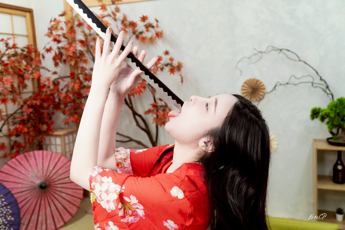 CompanyAvideo's tweet photo. 🗣️🗣️🗣️
攝影棚試營運，需要大量愛素顏懶得打扮但又想拍美照的妳，來豐富我的棚拍素材！ 

🚄高鐵來回車資全額補貼
（如果妳是在外縣市）

🚘車站（妳家）▶️攝影棚專車接送（妳家限雙北地區）

👱🏻‍♀️專業髮妝秘書全程跟妝

⚠️不限尺度 ；一般時裝亦可
⚠️限女，可攜伴
⭕️付費/互惠可談 https://t.co/iZKaqpFQkR