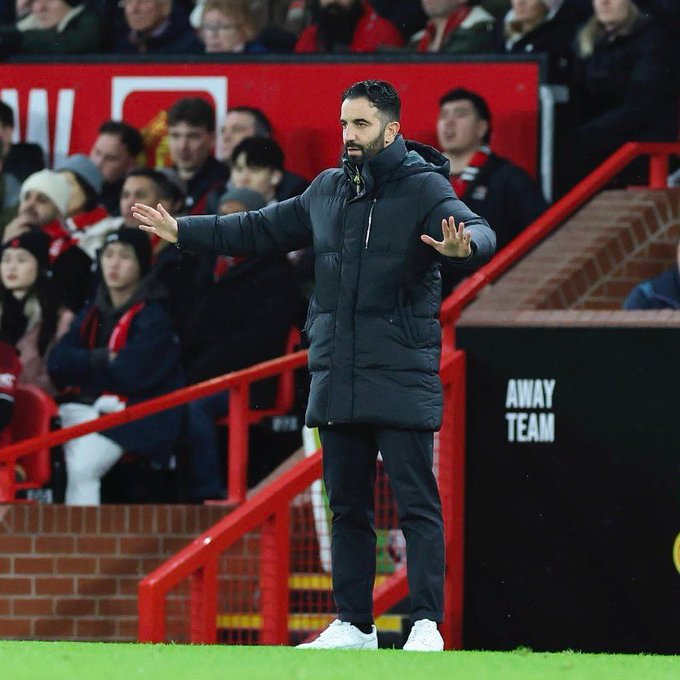 روبن أموريم: "فرضنا سيطرتنا وخلقنا فرصًا عديدة، وكان يجب أن نغادر الشوط الأول بنتيجة مختلفة تمامًا" 