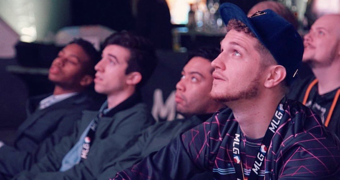 hitchariide's tweet image. ☀️🌴

not many people can say they made a living playing their favorite video game with their favorite people. we did that shit. and it was fucking amazing.