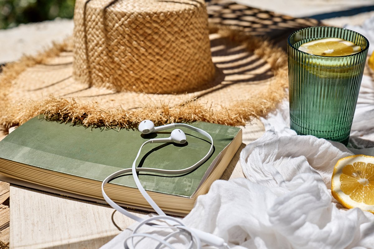 NAOS has compiled a thoughtful selection of the standout business and investing-related books and podcasts we've enjoyed throughout 2025. Happy reading &amp; listening! 
hubs.la/Q03Ydykc0
#investing #insights #bookreview #podcasts #naos