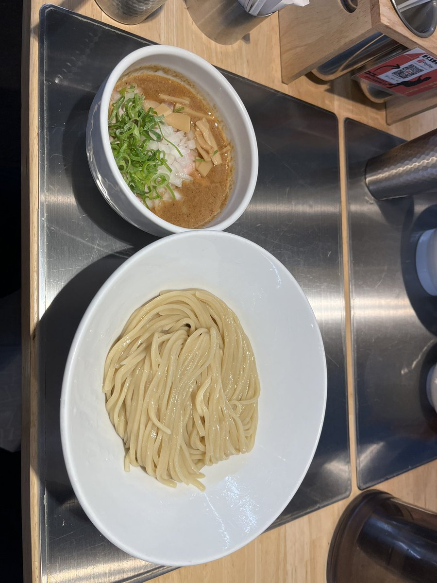 土曜日つけ麺食べたけどつ細麺の方が食べやすさある！
美味しかった！！！