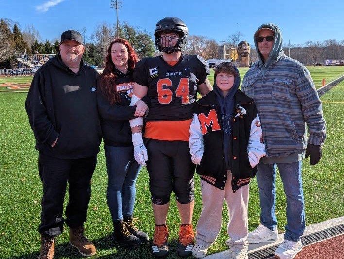 Shea64Mora's tweet photo. After an incredible conversation with @CoachScottEU I am extremely grateful to have received an offer from Eastern University! Thank you so much to the @footballMNLions Coaching staff and my family for the immense support!
@Coach_Fumando @Glez_Jay https://t.co/ZOivhEo4q3