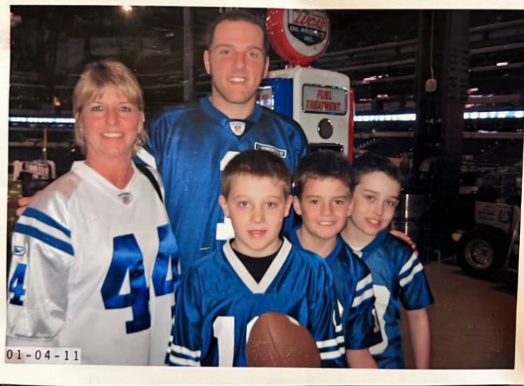 jake45001's tweet photo. @Cambeezy_ #ProBowlVote @Cambeezy_ Cam Bynum been a fan since 2000 https://t.co/C7fgc7nyKz