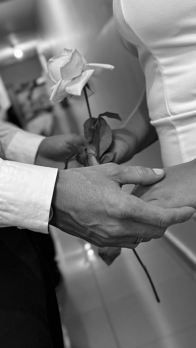 انا مو بس اشتقتلك 
انا انهدت عافيتي من دونك♥️