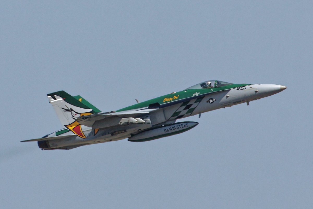 NonbiriYaroze's tweet photo. NF-400 VFA-195 Dumbusters
CANON EOS 40D, EF100-400㎜F4.5-5.6LIS
#厚木基地 2009.4.7
#USNAVY #VFA195 #NF400 #RJTA https://t.co/VJ1QWa1r1q