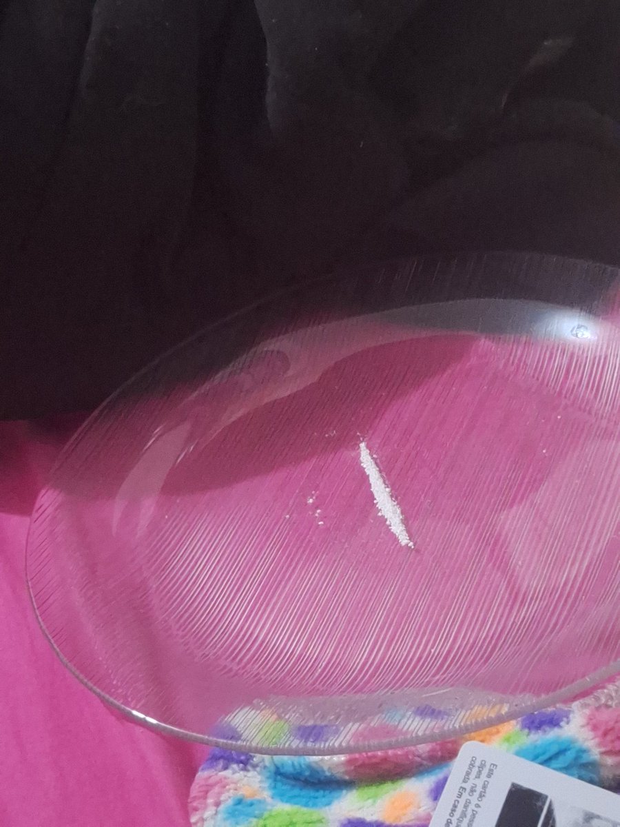 Wchenroder's tweet image. o último tiro me encarando e zombando de mim por gastar 20 conto num pó mal srvido