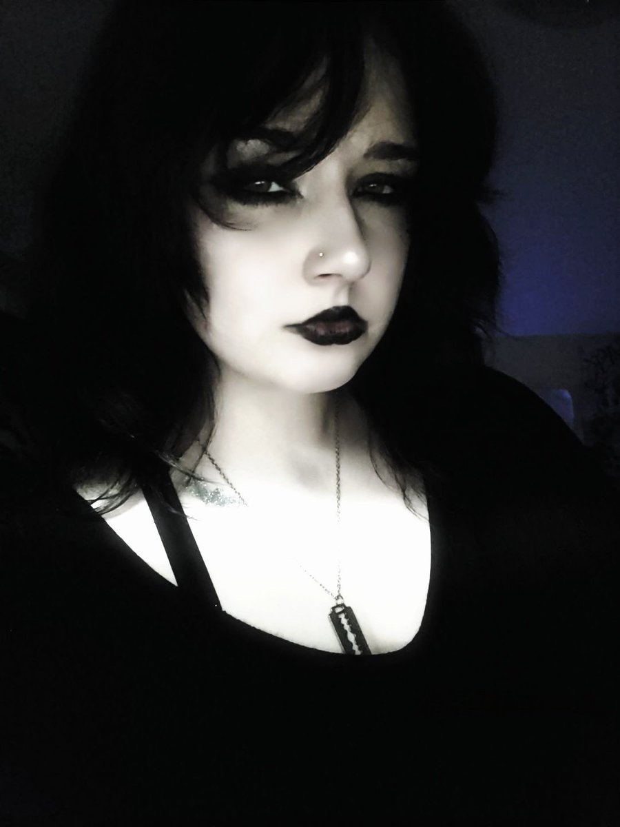 DianaMarsh12818's tweet photo. •~Info~••
Hey I'm Nikki
I'm 19
I'm new to #nsfwtwt 
I only got PayPal it's in my bio
I only send pics for pay 
I will eventually set up a fansly or sum https://t.co/eLSXqTXKhV