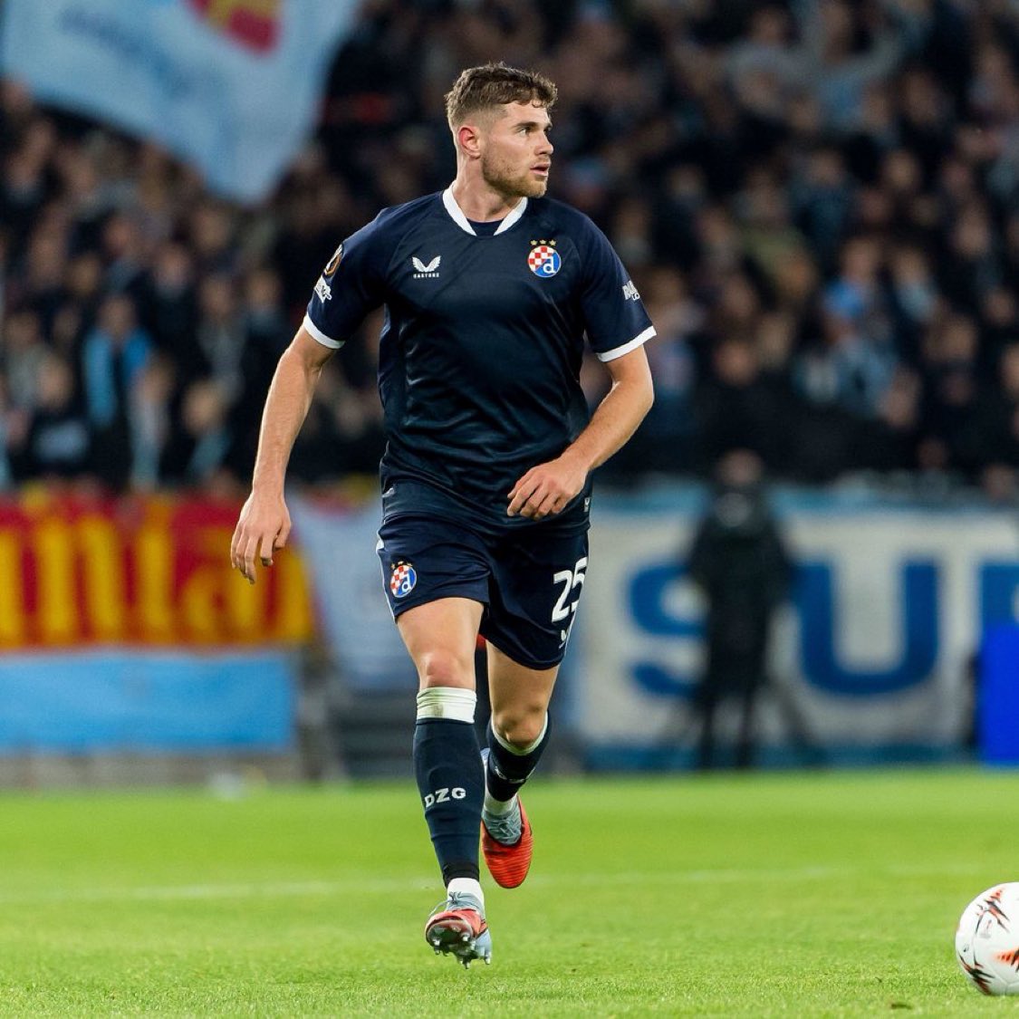 🚨| دي مارزيو: 

"إنتر مهتم بضم الظهير الأيمن لفريق دينامو زغرب، موريس فالينتشيتش (23 عامًا)، خلال فترة الانتقالات الشتوية"🔵⚫️