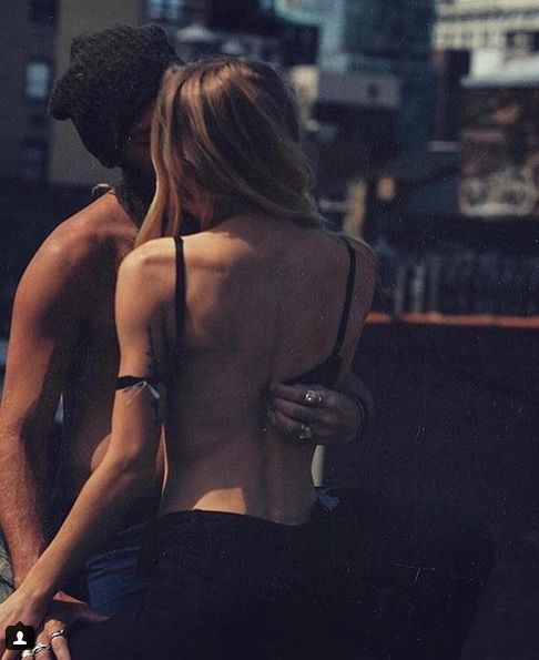 وإني أُحبك حتى يواري فؤادي الترابَ وما بعد حتّى ..... ❤️🫂